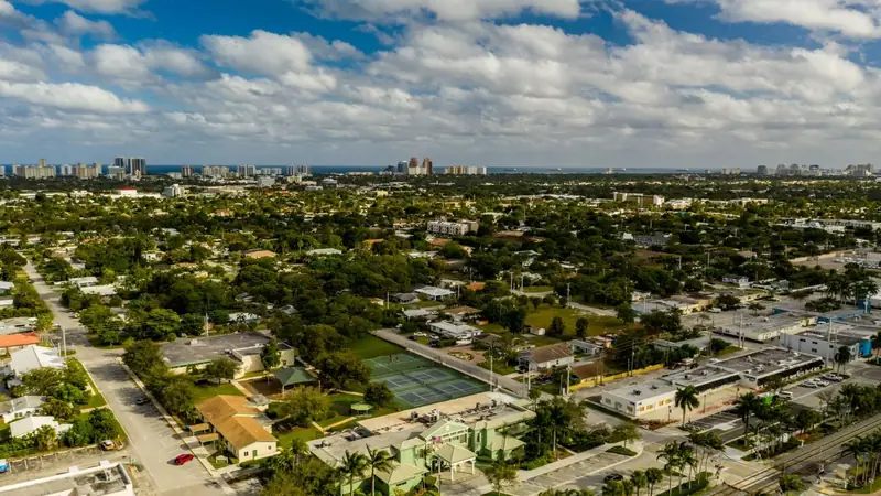 Oakland Park, Florida, served by Emergency Dentist of Fort Lauderdale